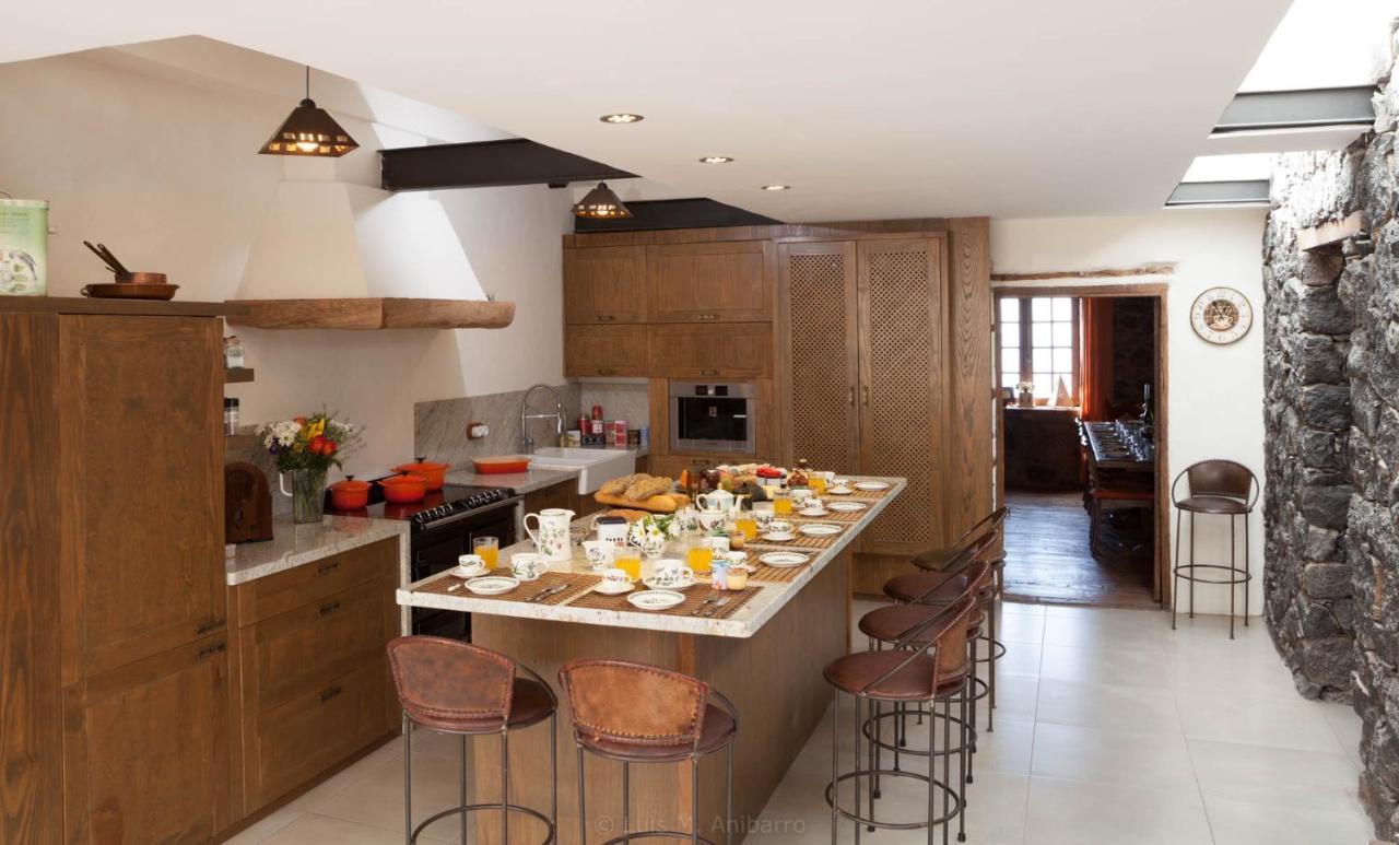 Historic Canarian House, Private Heated Infinity Pool, Bbq, Wifi + Panoramic Ocean Views 아로나 외부 사진
